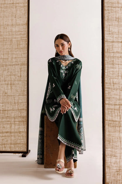 Dark green embroidered 3-piece kurta|E164
