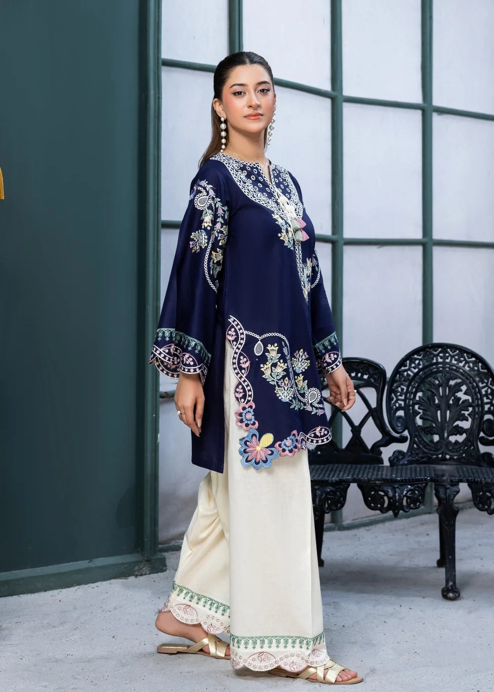 Navy blue embroidered two-piece|E151