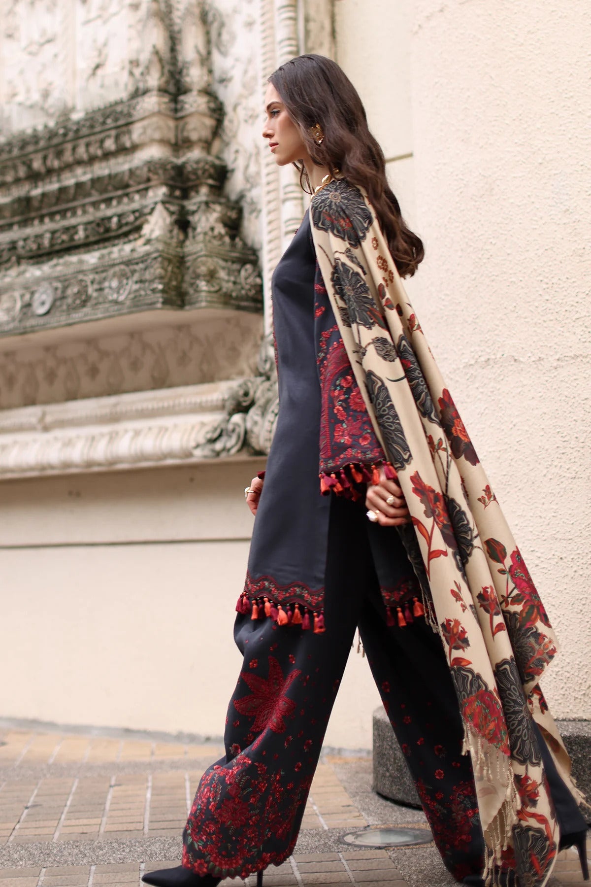 Charizma Dhanak Suit with Contrast Shawl|E187