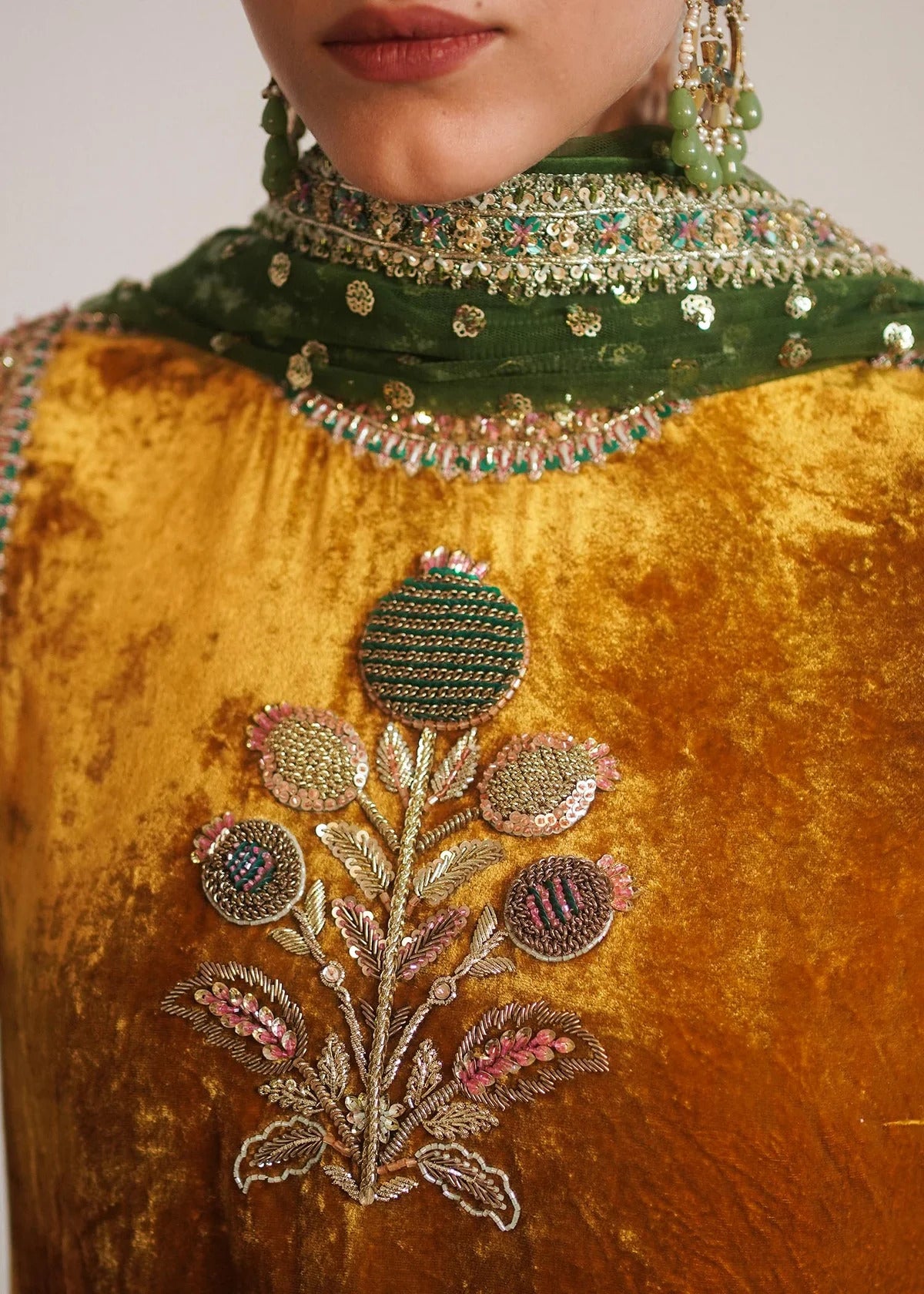 Luxury Embroidered Velvet 3-Piece Suit with Chiffon Dupatta|E154