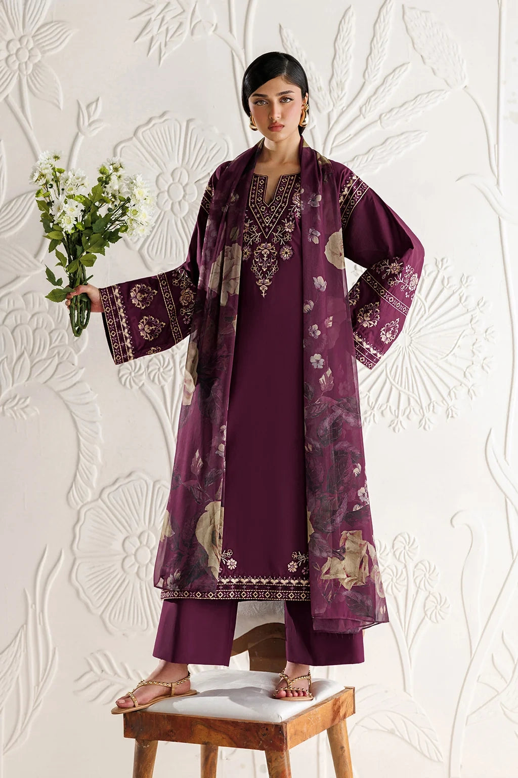 Iznik Dhanak Collection|E146
