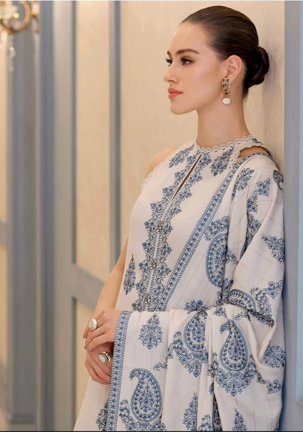 Off-White Embroidered Three-Piece Winter|E111