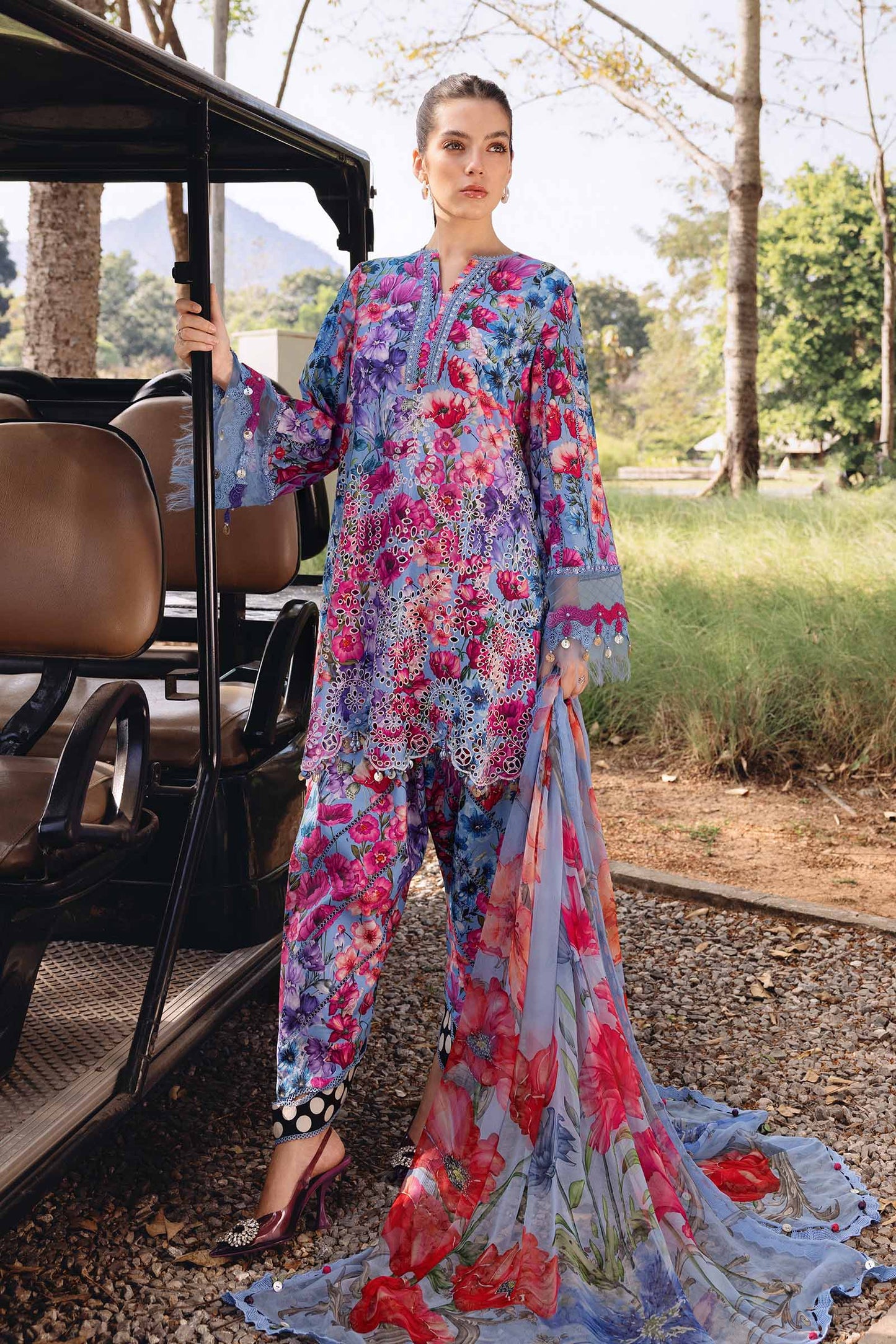 3 Piece Unstitched Embroidered Lawn Suit (Copy)