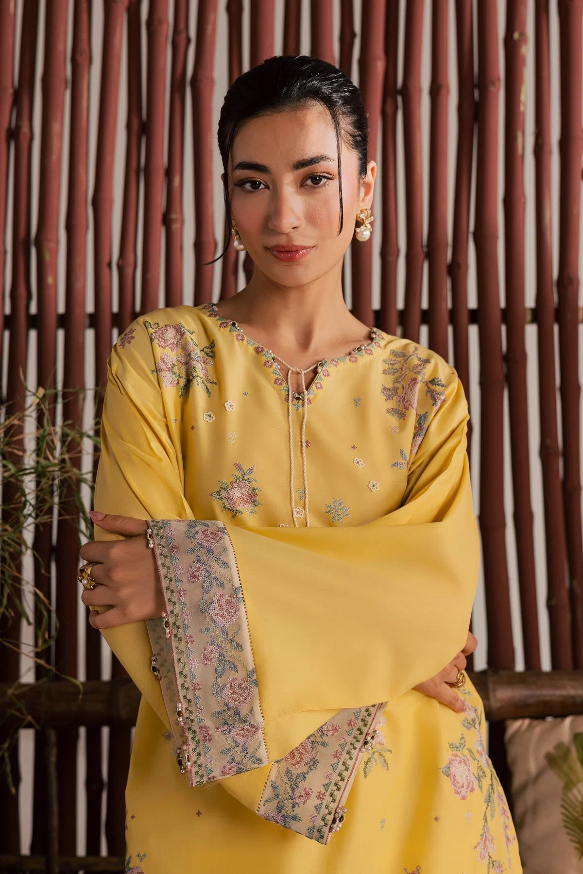 Batik Embroidered Dhanak 2-Piece Suit|E130