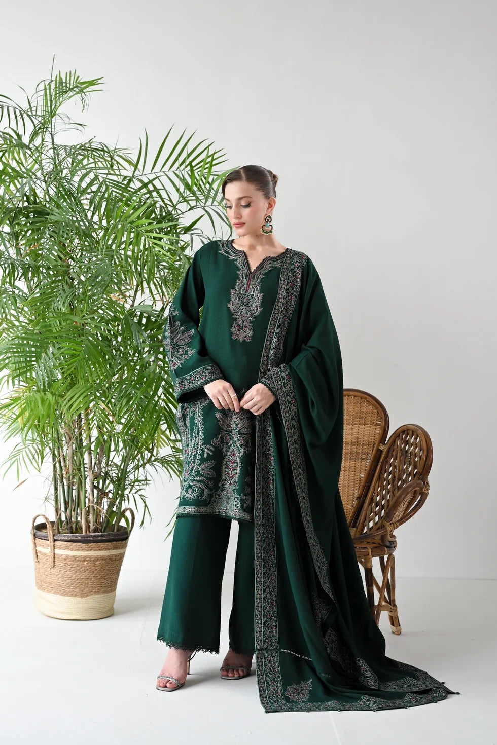 Deep emerald green|E131