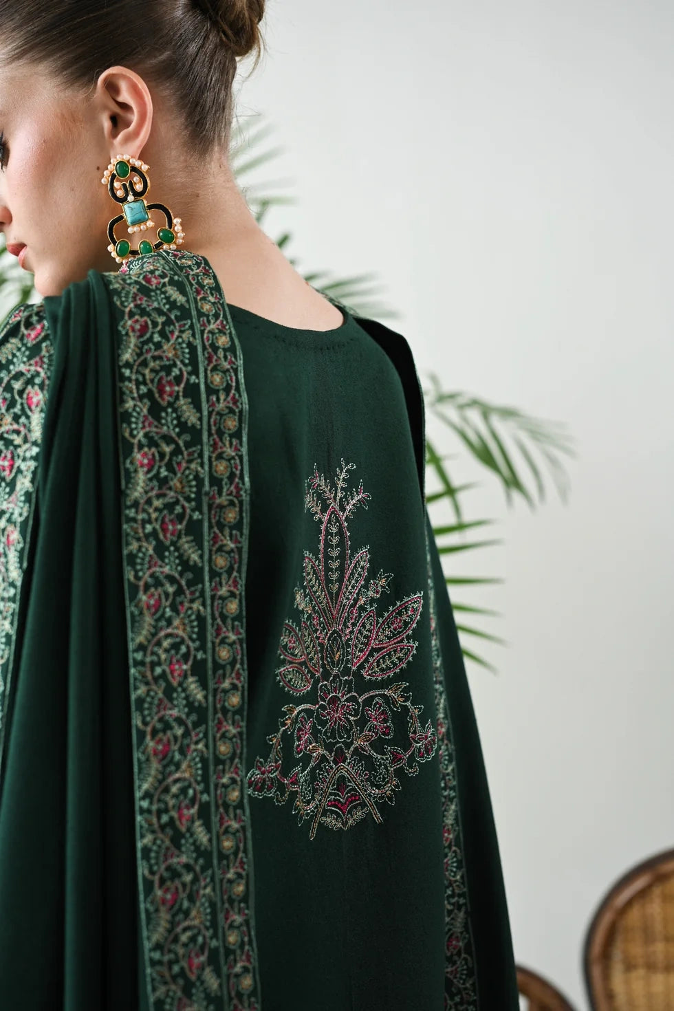 Deep emerald green|E131