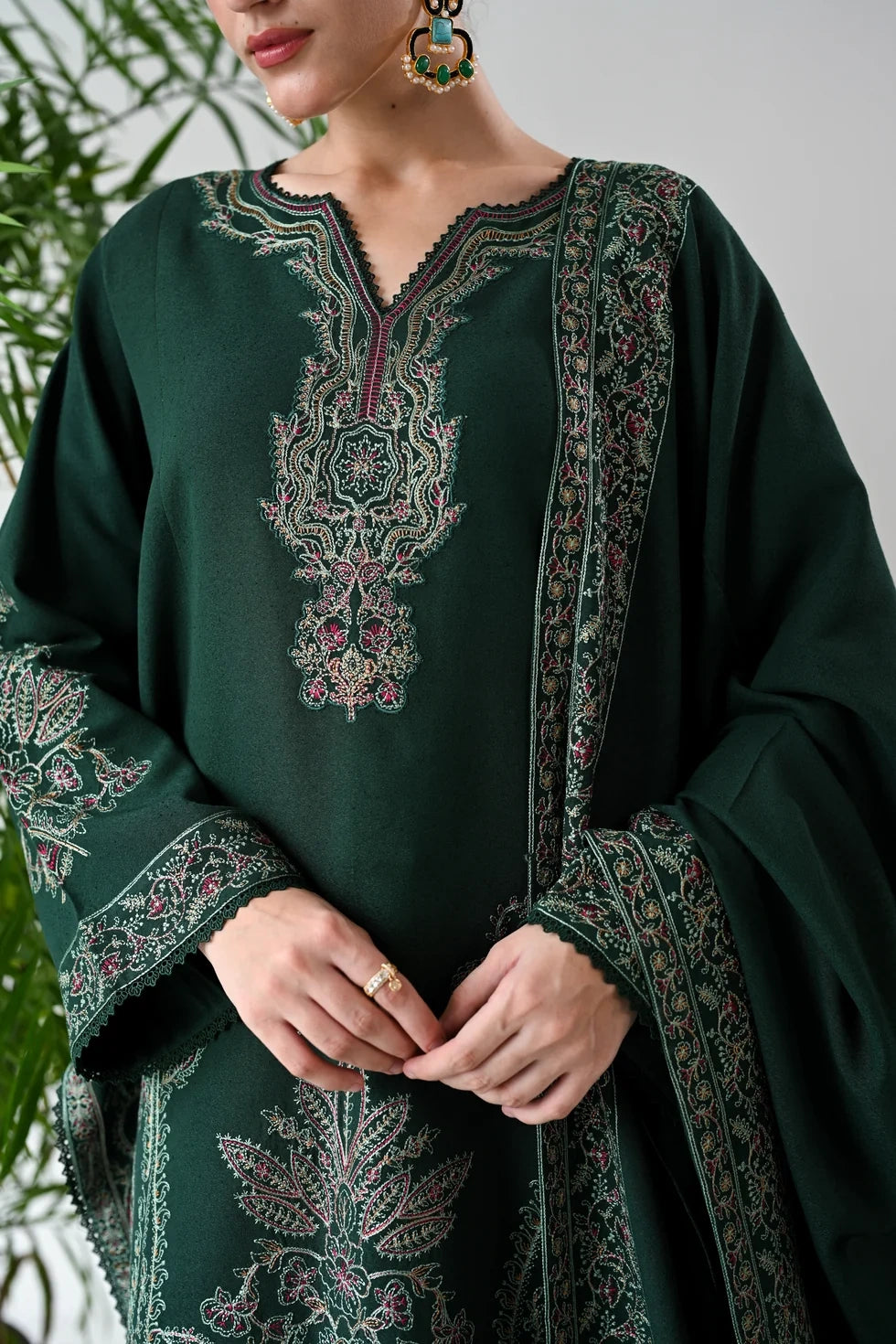 Deep emerald green|E131