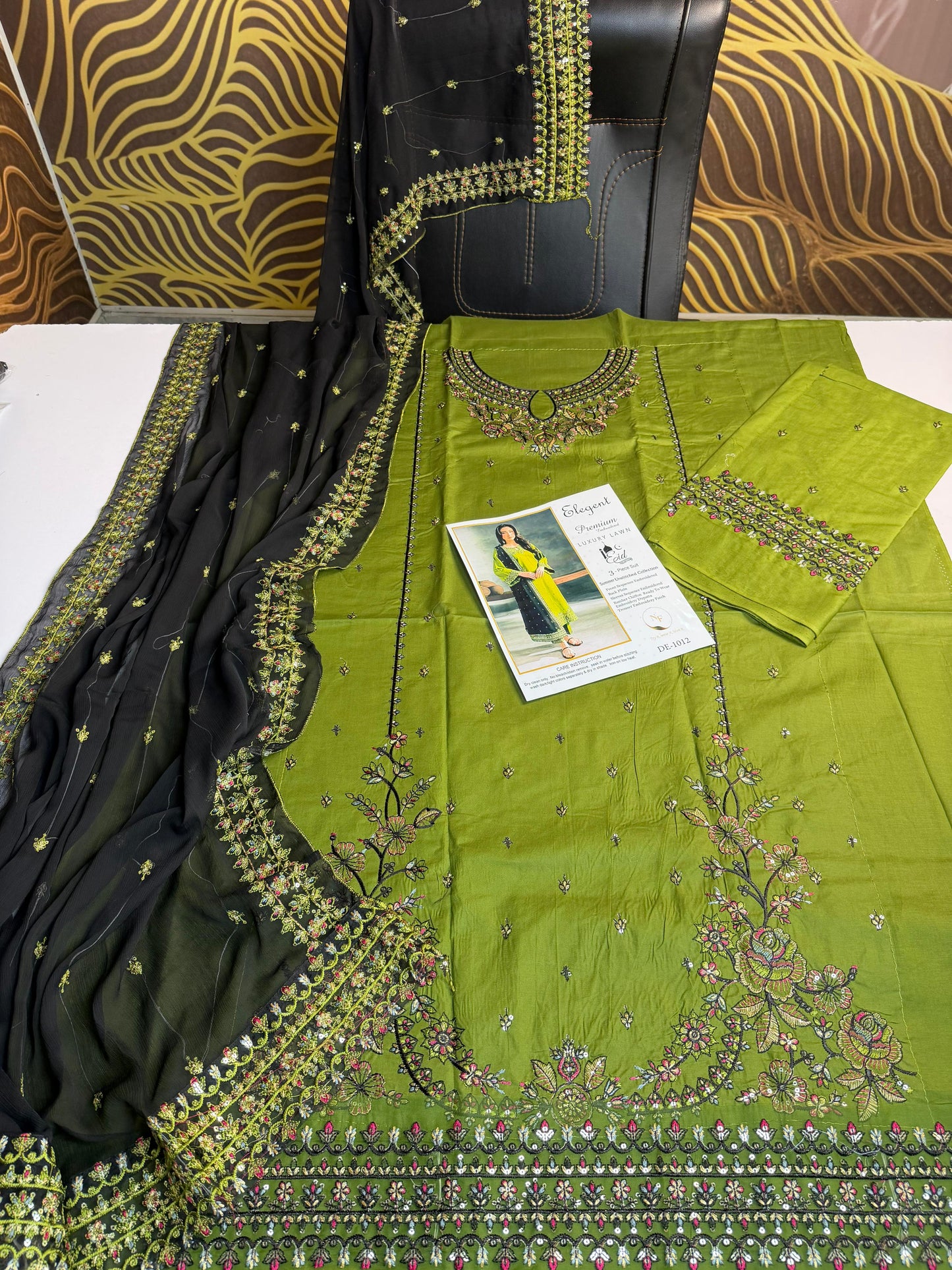 Ezzah 3pcs - Lawn Embroidered