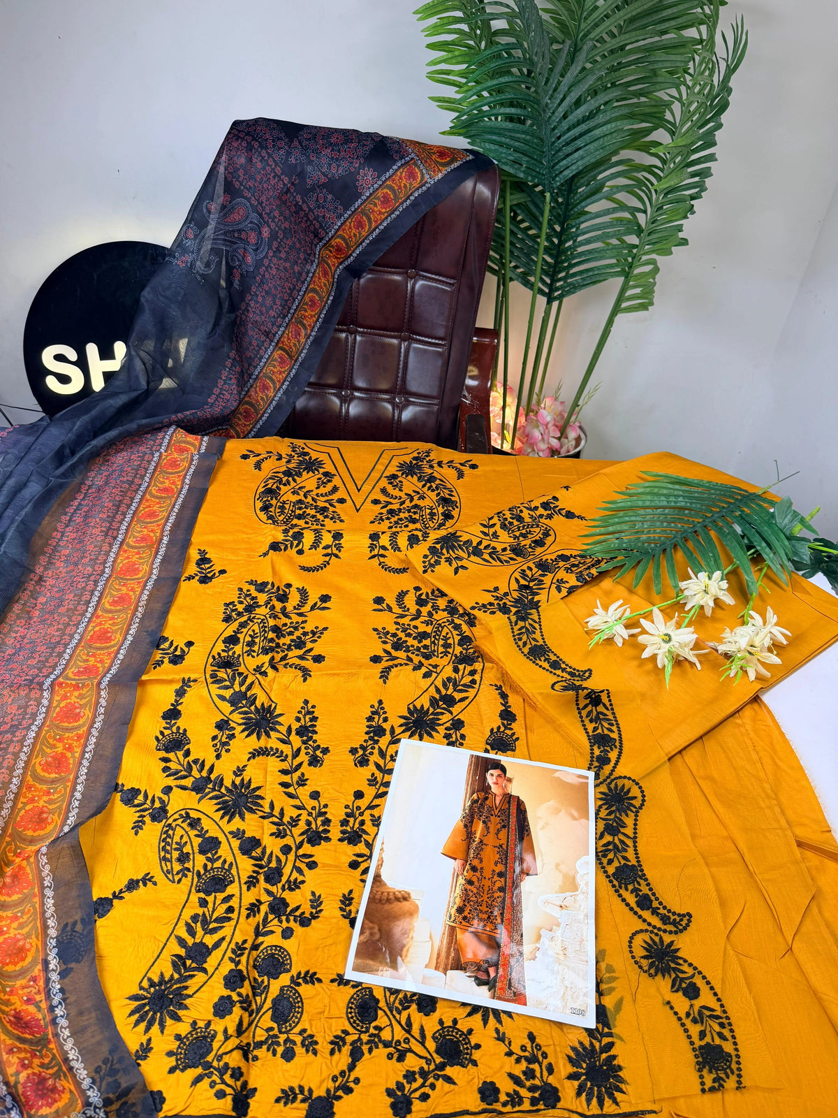 Huge Sale on hit article of Lawn|E134