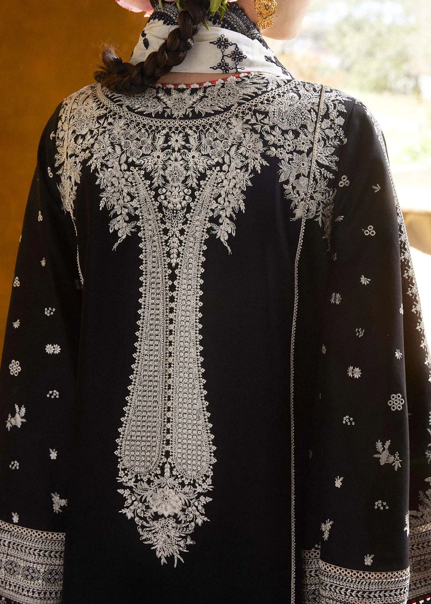 Zarnish- Luxury Embroidered 3PC